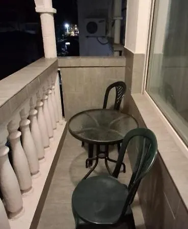 Apartamento Bravo 1 *