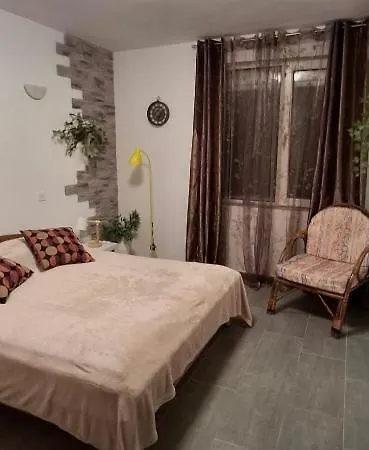 Apartamento Bravo 1 *